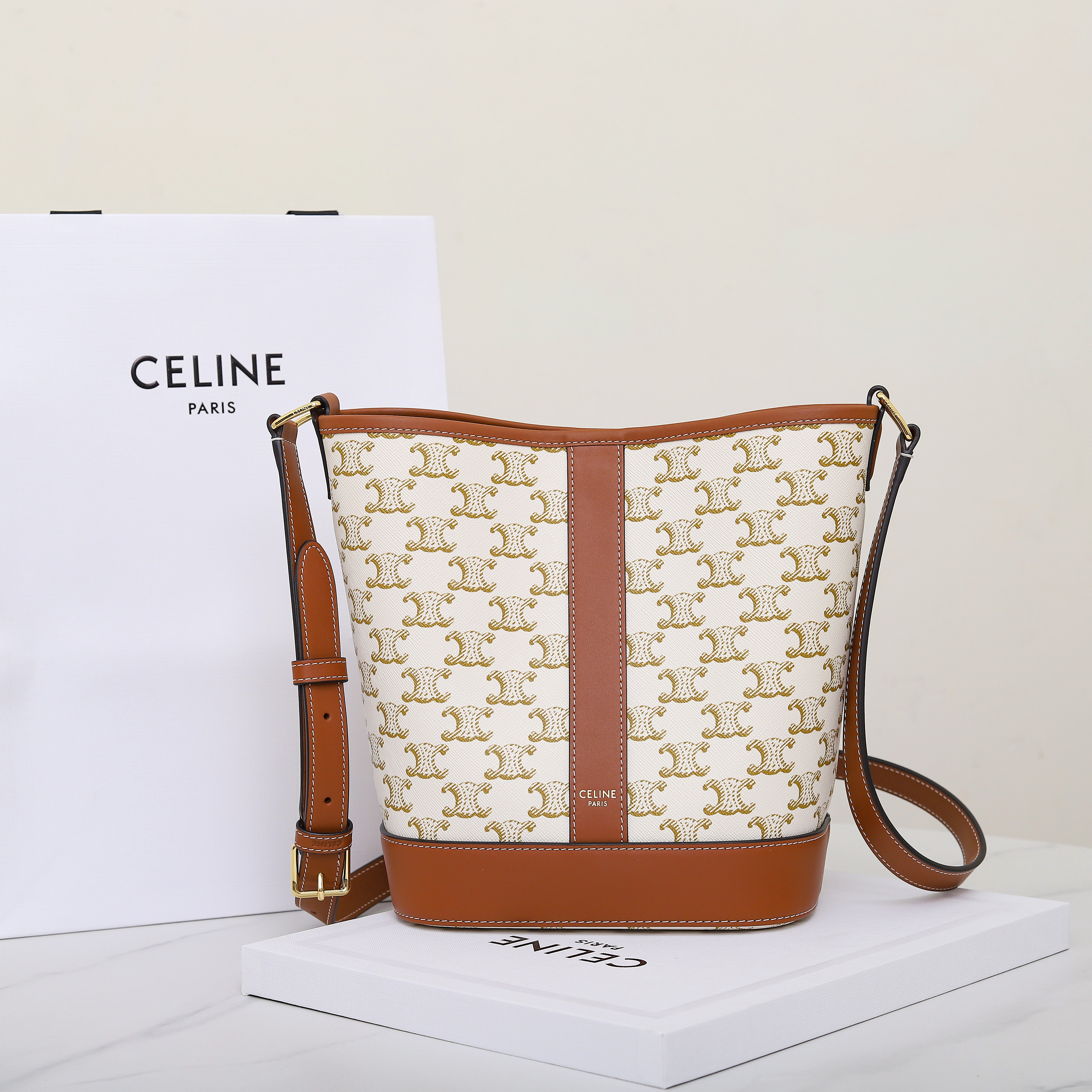 CELINE SMALL BUCKET IN TRIOMPHE CANVAS AND CALFSKIN 191442 30x22x13cm
