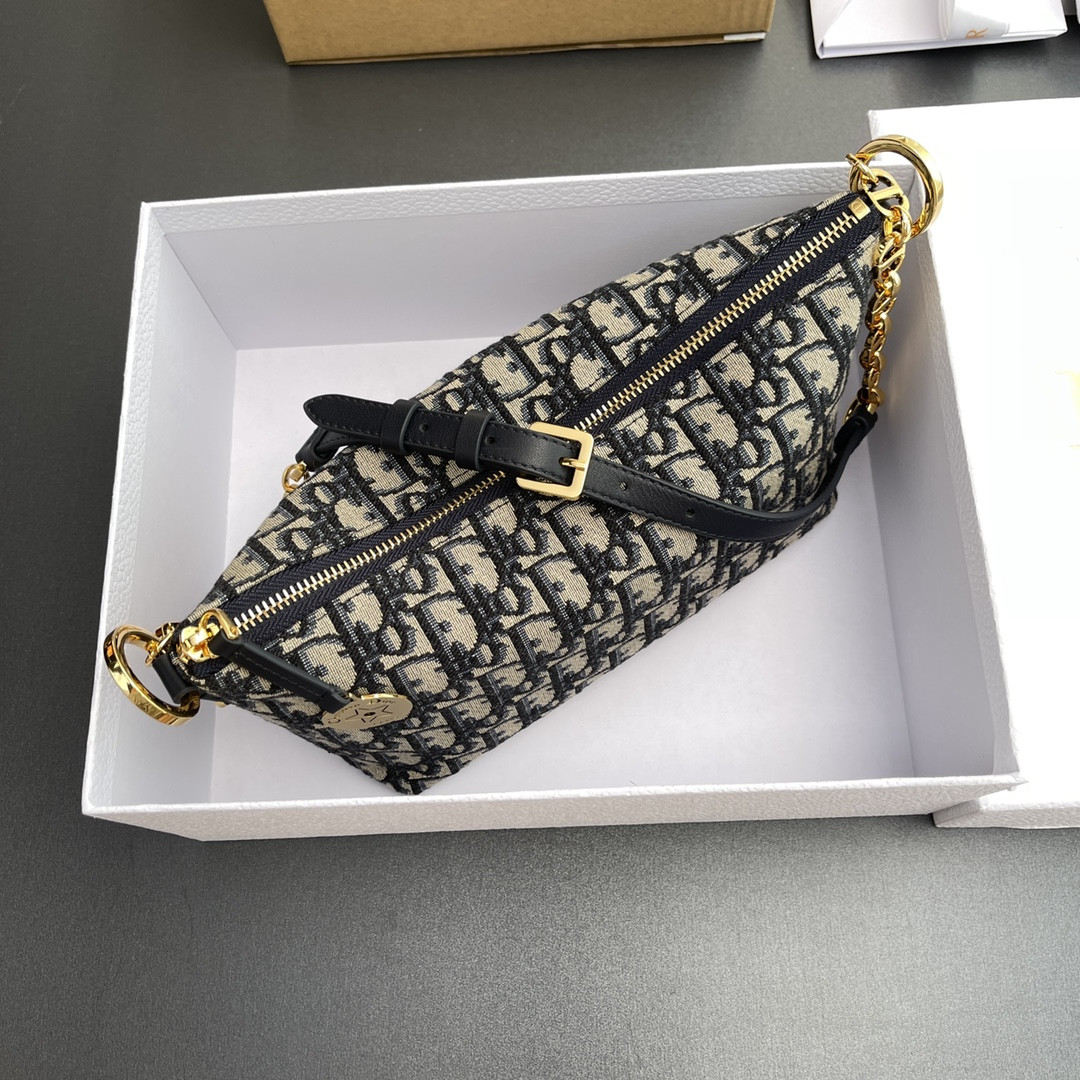 Dior Diorstar hobo bag 22 x 14.5 x 10 cm