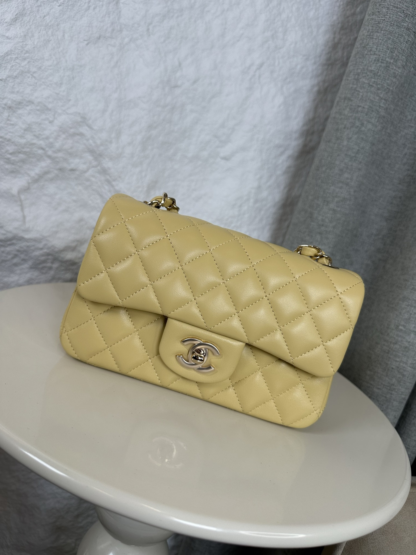 Chanel Mini Flap Bag 20x12x6cm