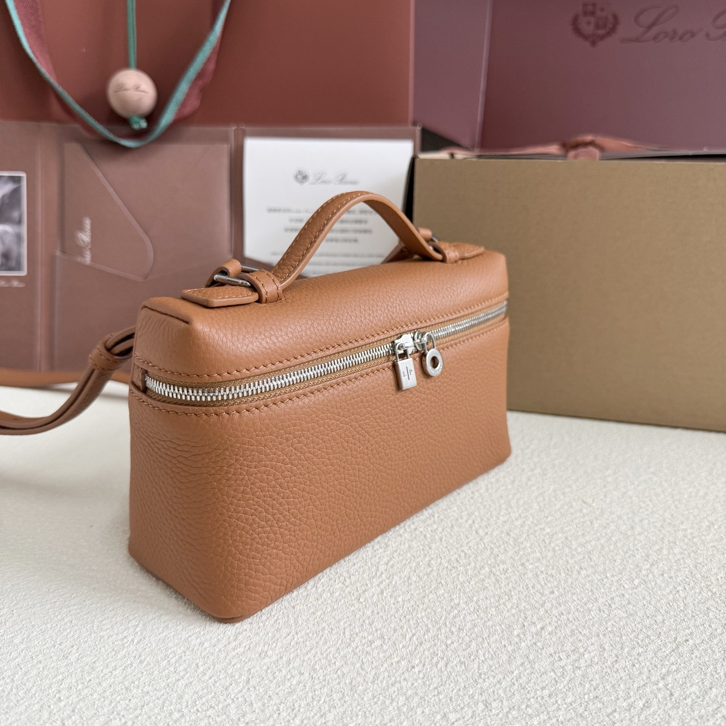 Loro Piana Extra Pocket L19 Grained Calfskin 11 x 19 x 6.5 cm