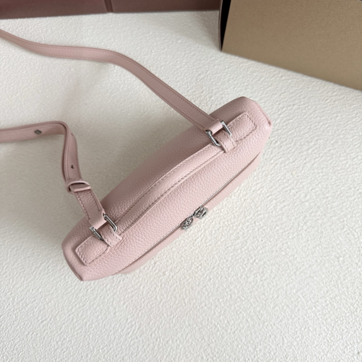 Loro Piana Extra Pocket L19 11 x 19 x 6.5 cm