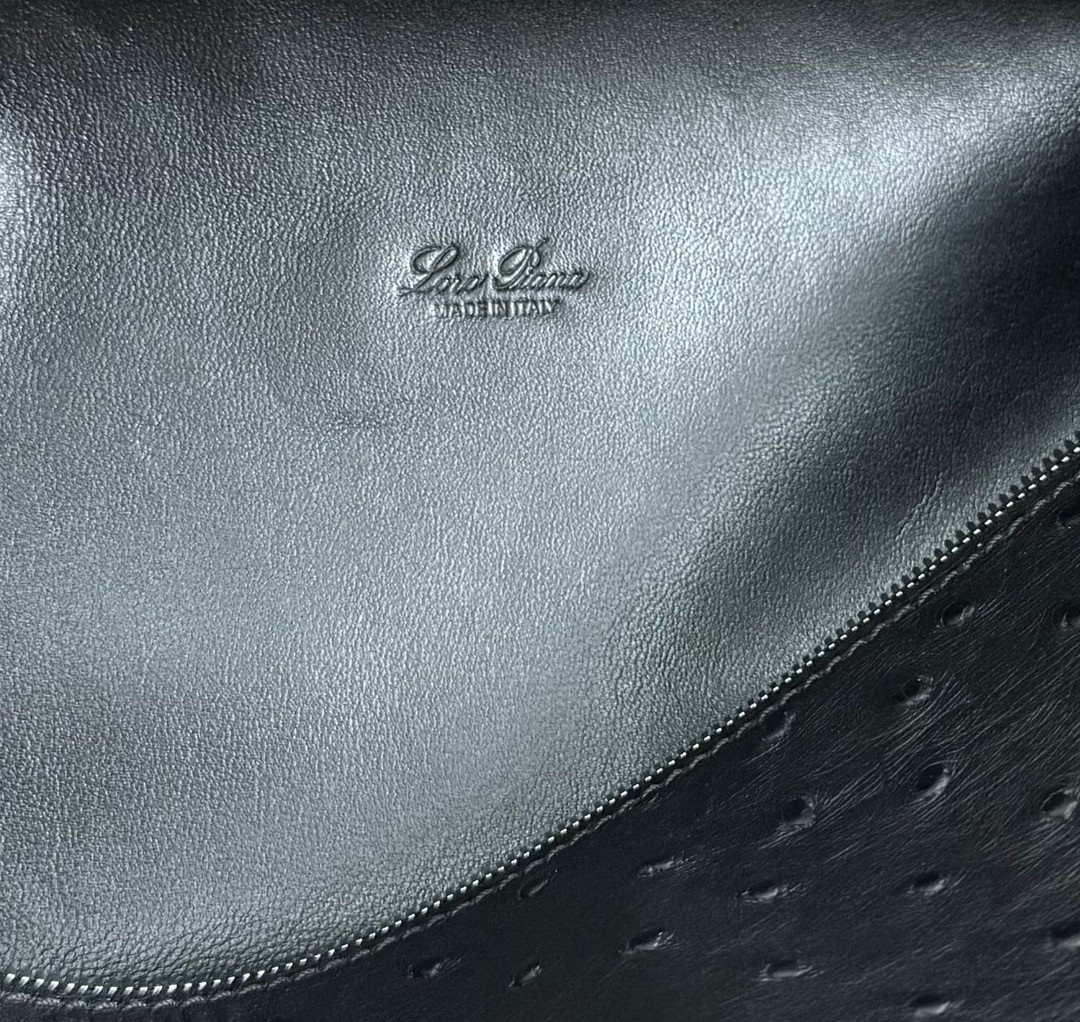 Loro Piana Extra Pocket L27 Ostrich-grained Leather 16x27x10cm